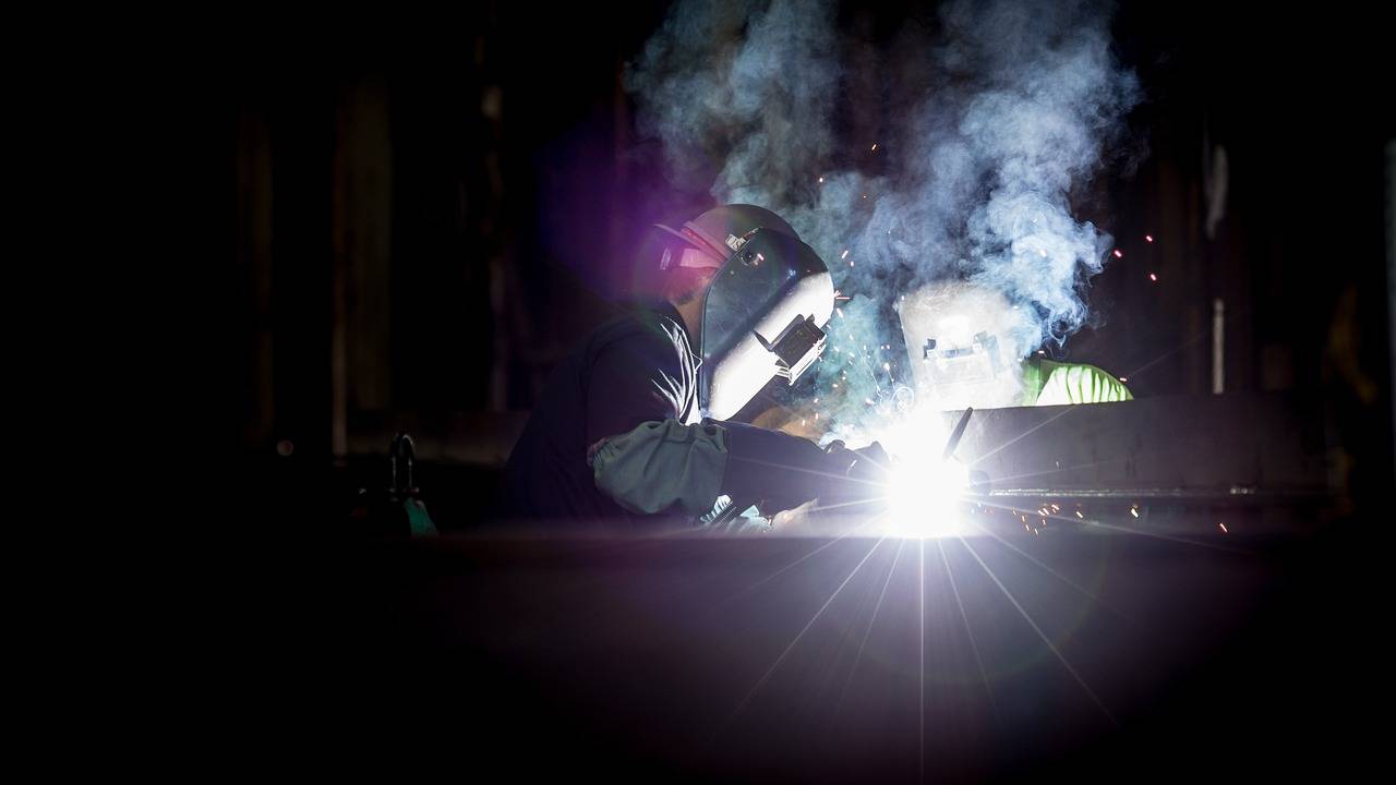 welding, dark, people-1838986.jpg